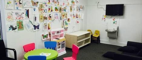 Family House, 4 Bedrooms | Children’s play area – indoor