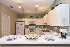 家庭公寓客房, 3 間臥室 | 私人廚房 | 雪櫃、微波爐、爐具、洗碗機