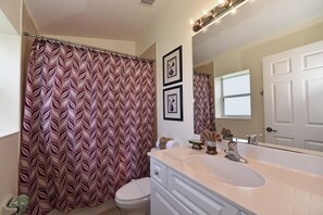 Family Condo, 3 Bedrooms | Bathroom | Combined shower/bathtub, towels - 3126 Sun Lake Condo 3 Bedroom by Florida Star (Kissimmee)