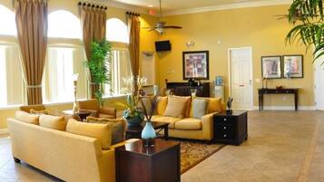 Family House, 5 Bedrooms | Reception