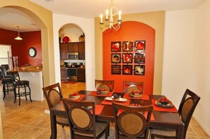 Rumah Keluarga, 5 kamar tidur | Dapur pribadi | Lemari es, microwave, dan mesin pembuat kopi/teh
