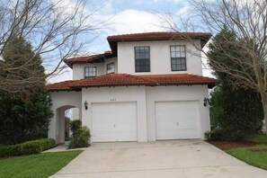 Family House, 4 Bedrooms | Front of property