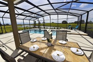 Family House, 5 Bedrooms | Outdoor dining