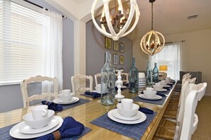 Family House, 6 Bedrooms | Private kitchen