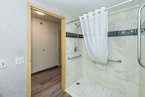 Premium bedding, pillowtop beds, soundproofing, free cribs/infant beds