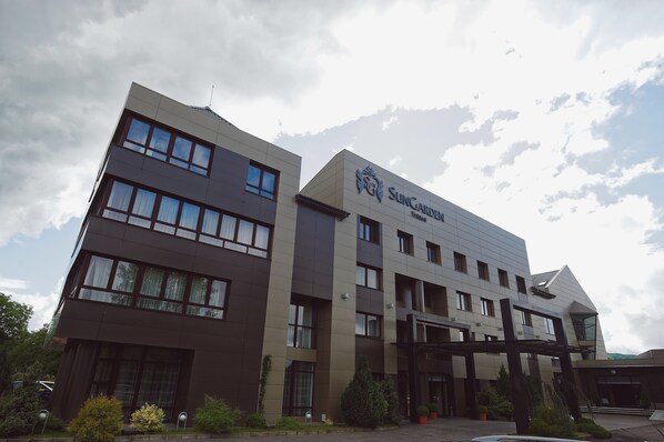 Front of property - Black Tulip (Dej)