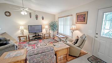 Rumah, 2 kamar tidur | Area keluarga | Televisi 50-inci dengan saluran TV kabel