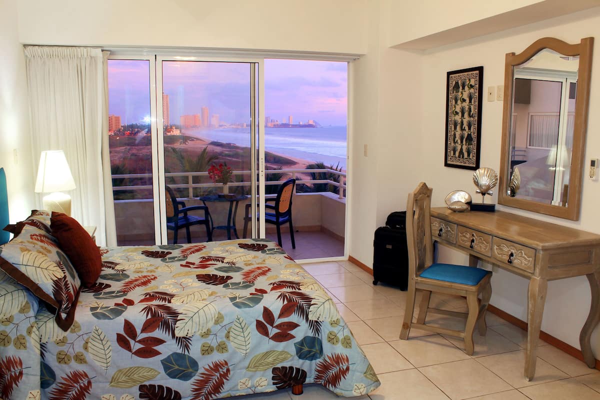 Suite, 2 habitaciones | Escritorio y wifi gratis