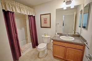 House, 3 Bedrooms | Bathroom | Shower, towels - Ida Court Home 3 Bedroom by The VIR Group (Wildwood)