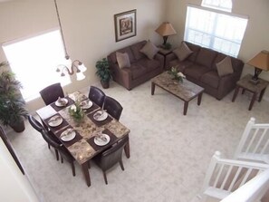 Family House, 5 Bedrooms | Living area
