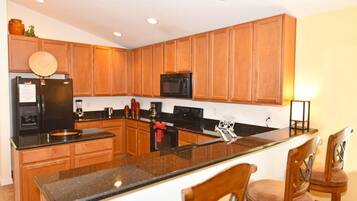 家庭獨棟房屋, 4 間臥室 | 用餐區