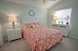 2 bedrooms, premium bedding, pillow-top beds, free WiFi - Castlegate Court Home 2 Bedroom by The VIR Group (Wildwood)