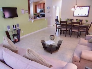 Family House, 5 Bedrooms | Living room