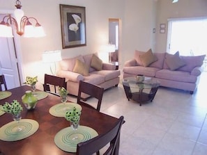 Family House, 5 Bedrooms | Living area