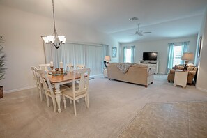 Casa, 3 habitaciones | Servicio a la habitación