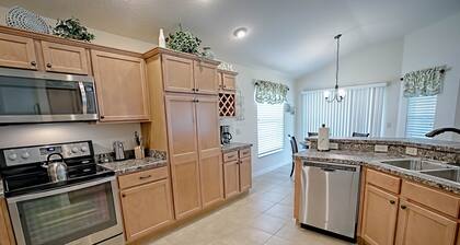 Yuma Place Home 3 Bedroom by The VIR Group