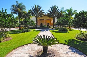 Family Townhome, 4 Bedrooms | Property grounds