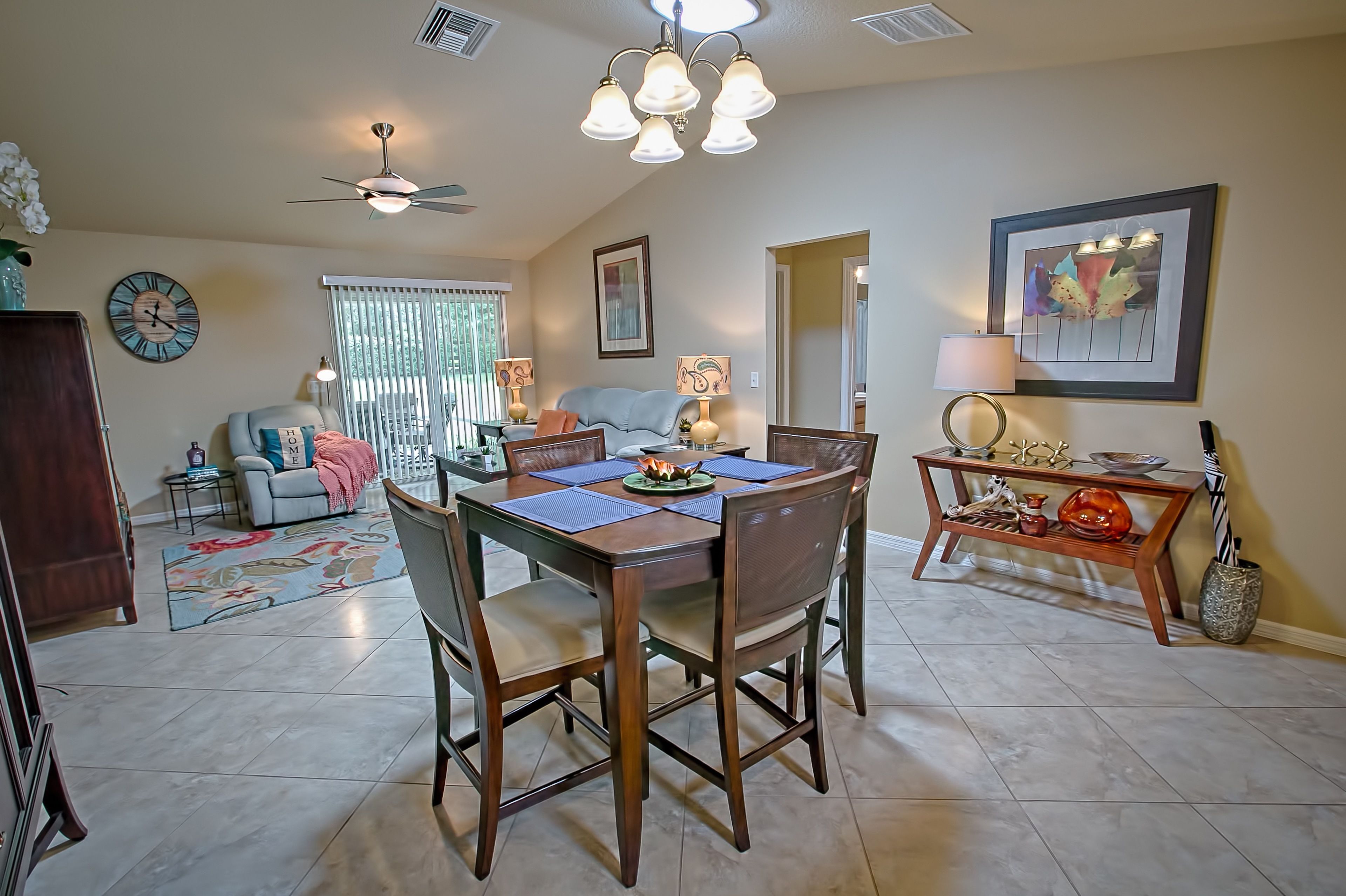 House, 3 Bedrooms | In-room dining