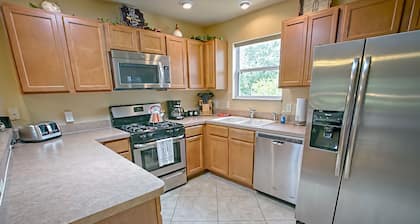 Corbett Drive Home 3 Bedroom by The VIR Group