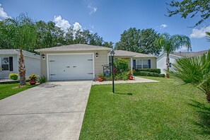 Front of property - Corbett Drive Home 3 Bedroom by The VIR Group (The Villages)
