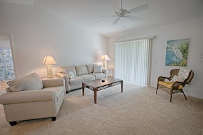 House, 3 Bedrooms | Living area