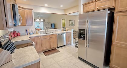 Enisgrove Way Home 3 Bedroom by The VIR Group