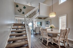 คอนโด, หลายเตียง (Anchorage II C02) | ภายใน