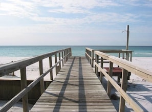 On the beach - Azure Sandcastle 3 Bedroom Apartment by BnD (Fort Walton Beach)