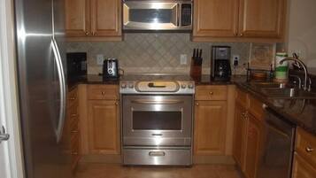 Frigorifero, microonde, macchina per tè/caffè