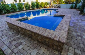 Maison, Plusieurs lits, vue partielle sur l'océan (Destiny High Tide) | Piscine | Piscine extérieure