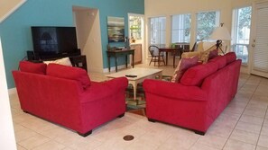 Ferienhaus, 3 Einzelbetten, eingeschränkter Meerblick (TOPS'L Captiva) | Wohnzimmer | DVD-Player