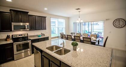 1005 The Shires House 7 Bedroom by Florida Star