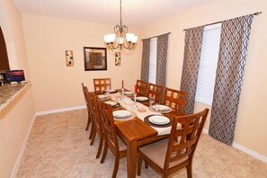 Family House, 6 Bedrooms | Private kitchen