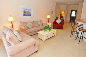 Family House, 4 Bedrooms | Living area