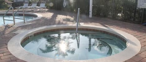 Family House, 4 Bedrooms | Outdoor spa tub