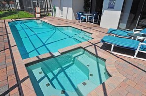 Casa família, 4 quartos | Piscina interna | Piscina externa