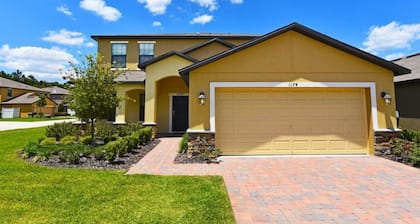 1174 Cypress House 6 Bedroom by Florida Star