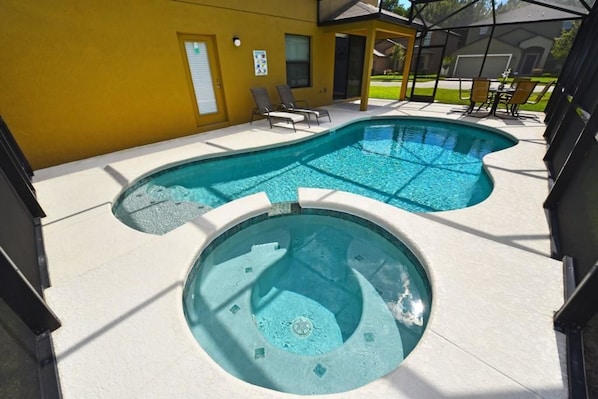 Family House, 6 Bedrooms | Pool | Outdoor pool