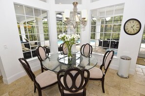 Private kitchen - 1200 Reunion House 6 Bedroom by Florida Star (Kissimmee)