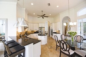 Family House, 6 Bedrooms | Private kitchen | Fridge, microwave, oven, stovetop - 1200 Reunion House 6 Bedroom by Florida Star (Kissimmee)