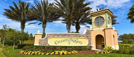 Family House, 6 Bedrooms | Front of property