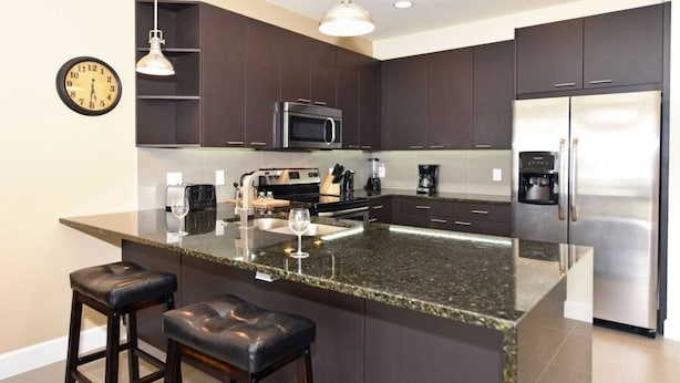 Family House, 3 Bedrooms | Dapur peribadi | Pembancuh kopi/teh, peti sejuk, ketuhar gelombang mikro, ketuhar 
