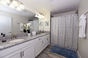 Family House, 4 Bedrooms | Bathroom | Combined shower/bathtub, towels - 1610 Champions House 4 Bedroom by Florida Star (Davenport)