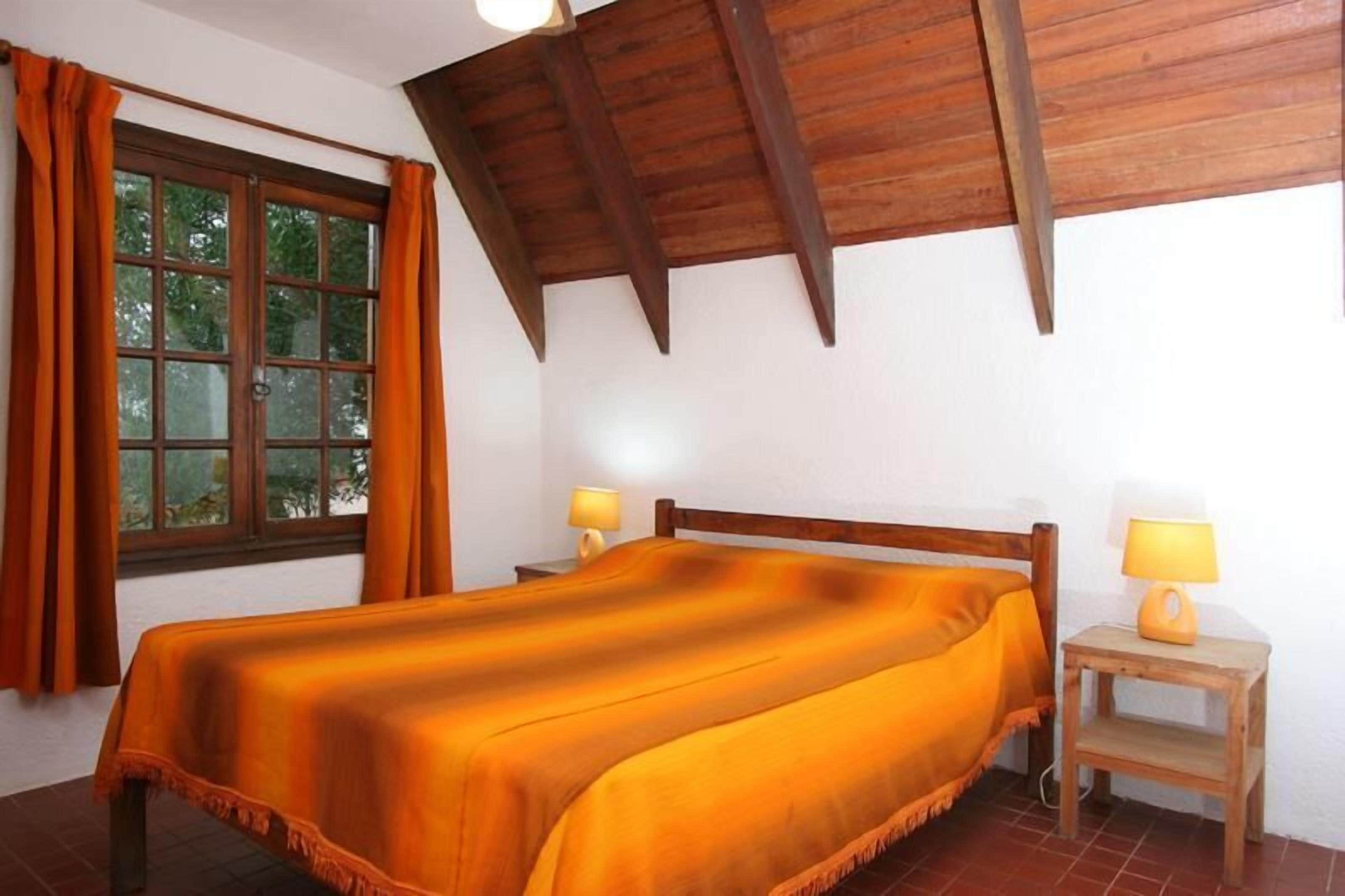 Cabin | Free cribs/infant beds, free WiFi, bed sheets
