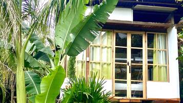 Basic Shared Dormitory, Mixed Dorm | Free WiFi, bed sheets