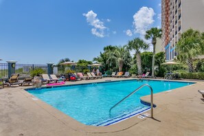 Piscine extérieure, piscine chauffée