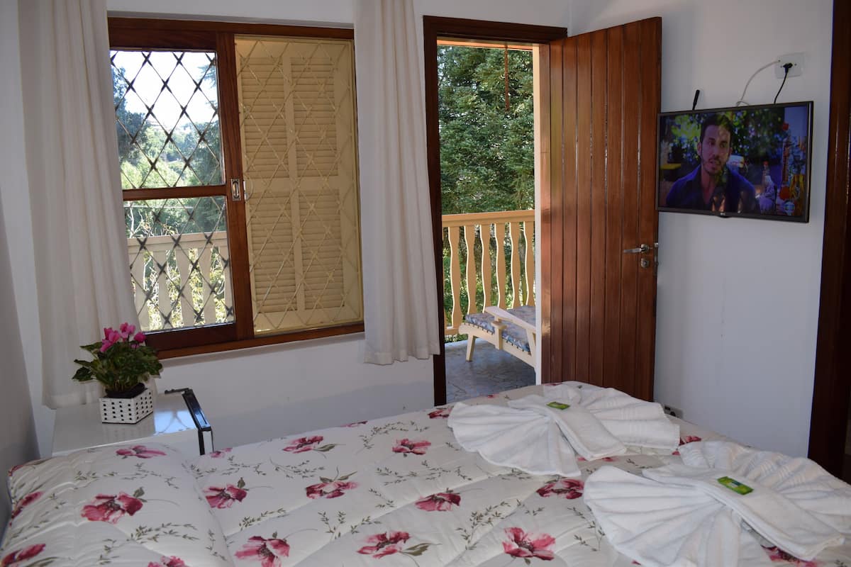 Minibar, cunas gratuitas, wifi gratis y ropa de cama