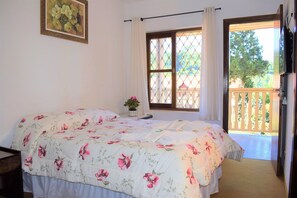 Minibar, gratis barnsängar, gratis wi-fi och sängkläder