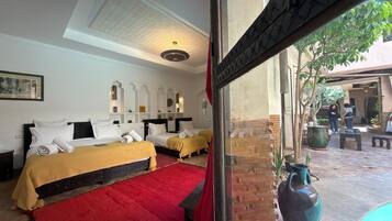 Chambre Quadruple, salle de bains privée (Sin)
