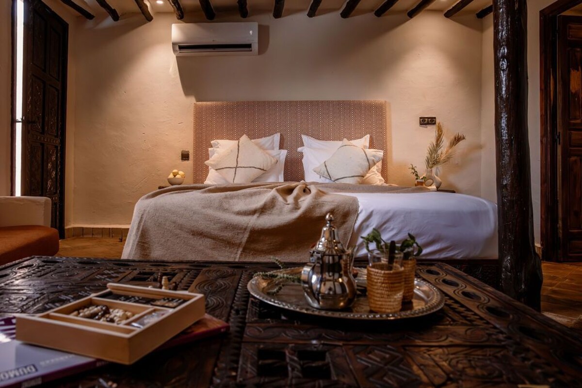 Double Room, Private Bathroom (Lodge) | Premium bedding, memory foam beds, WiFi (free), individually decorated